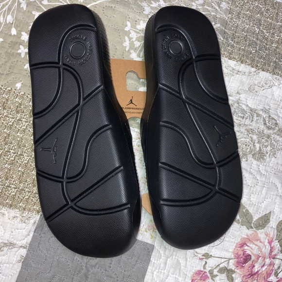ππ ππππ ππππππ ππππ ππππ
β«οΈπMenβs Jordan Post Slidesπβ«οΈ - Picture 9 of 11